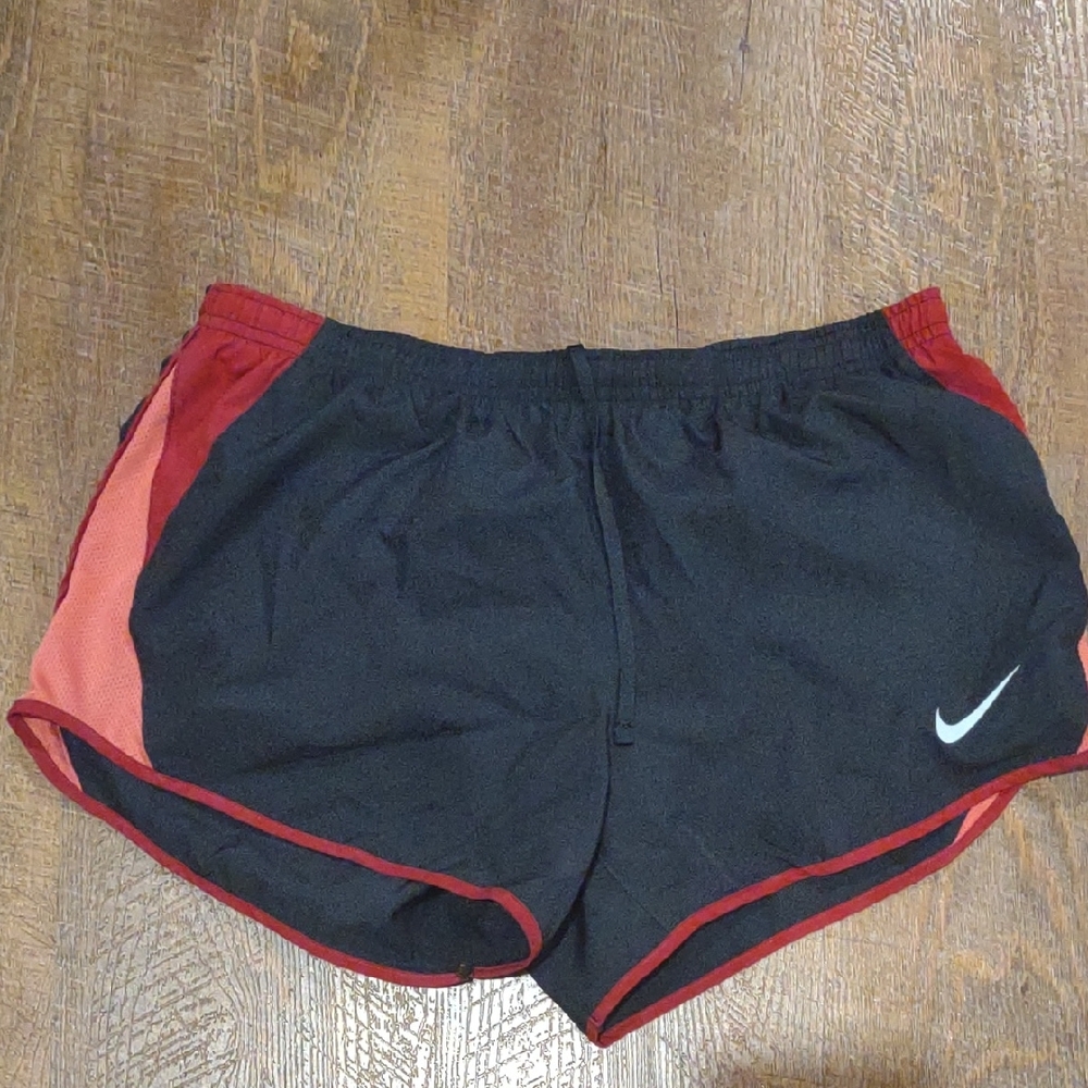 NWT Nike Dri-Fit Women's Medium Black/Red Running Shorts